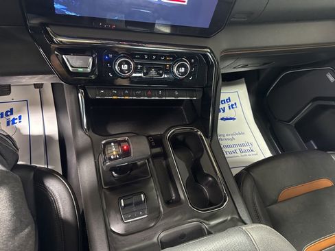 Used 2023 GMC Sierra 1500 AT4 w/ Technology Package image 11