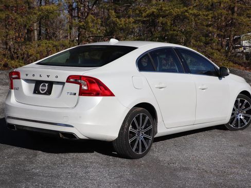 Used 2016 Volvo S60 T5 Premier w/ Climate Package image 3