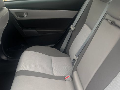 Used 2018 Toyota Corolla LE FWD image 12