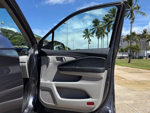 Used 2019 Honda Pilot LX image 16