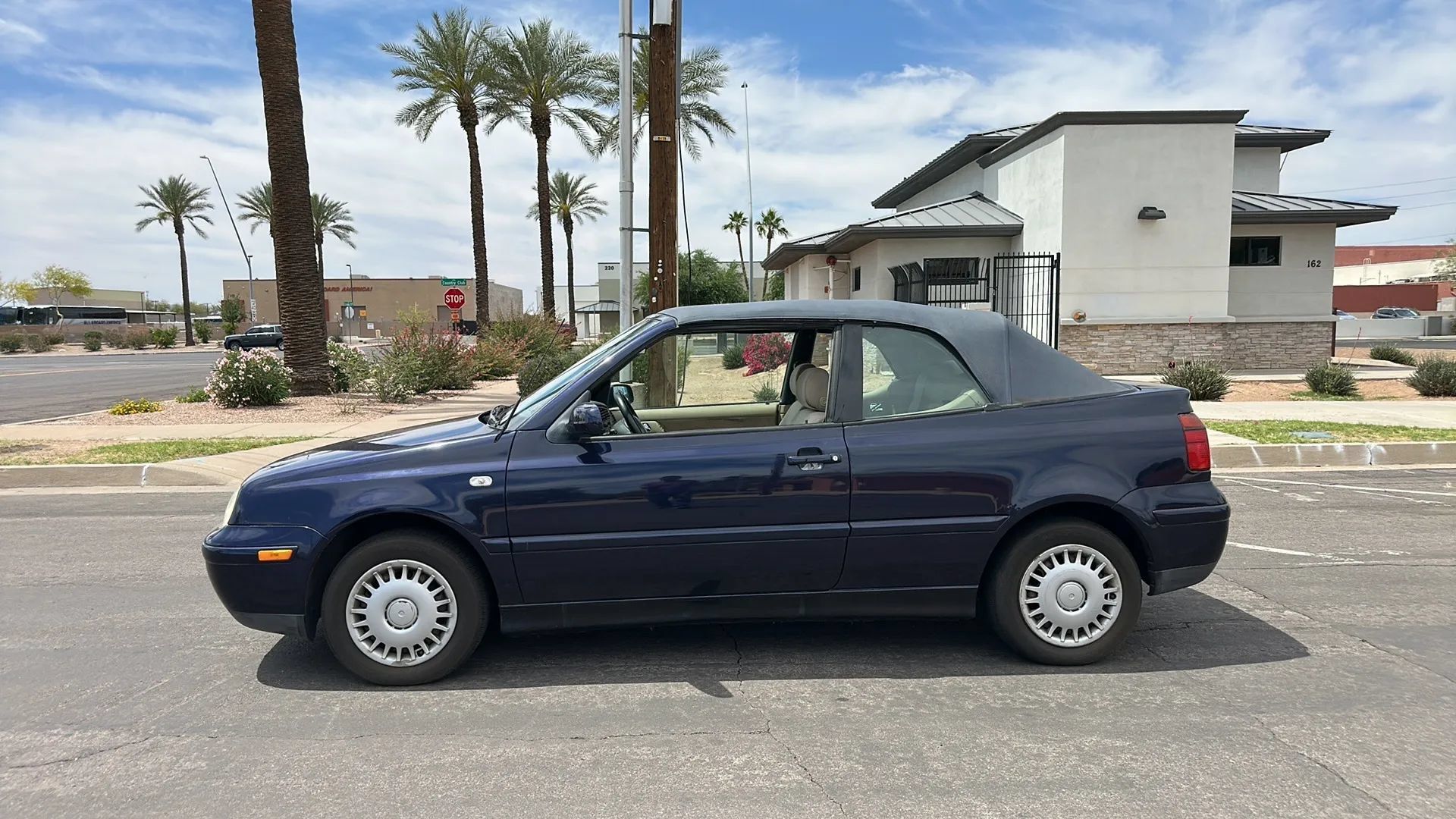 Used 2002 Volkswagen Cabrio GLS FWD image 21