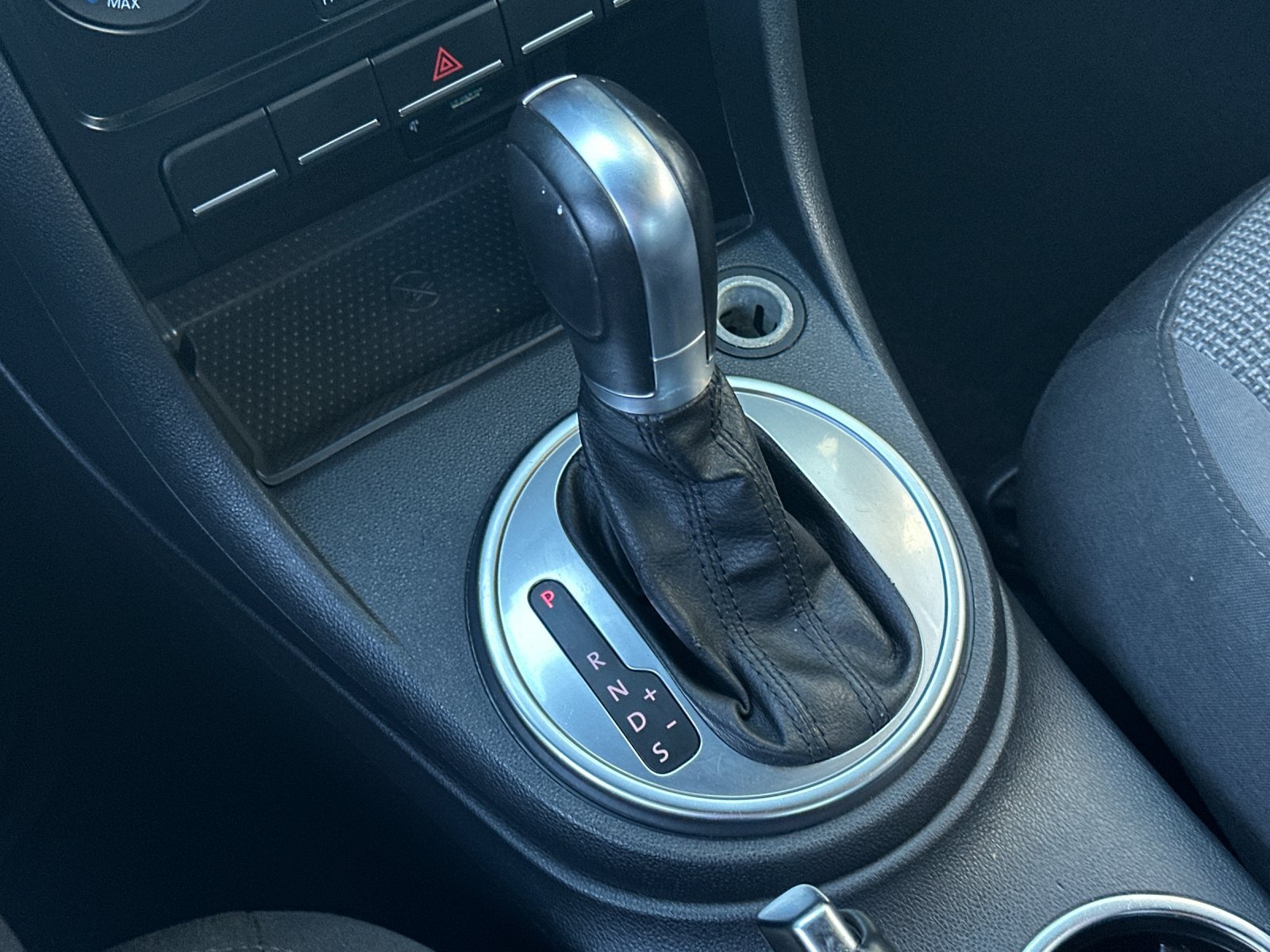 Used 2019 Volkswagen Beetle 2.0T S FWD image 18