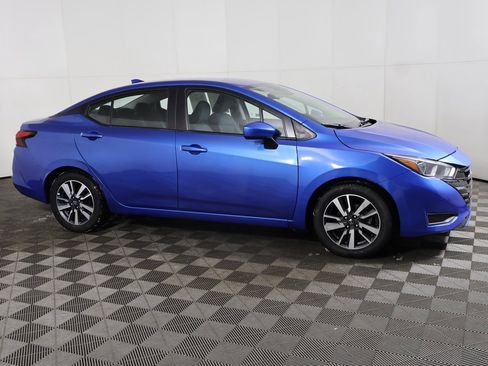 Used 2023 Nissan Versa SV image 11