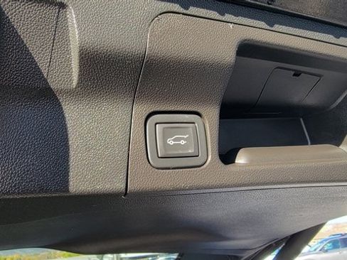 Used 2023 GMC Acadia Denali w/ Denali Ultimate Package image 54