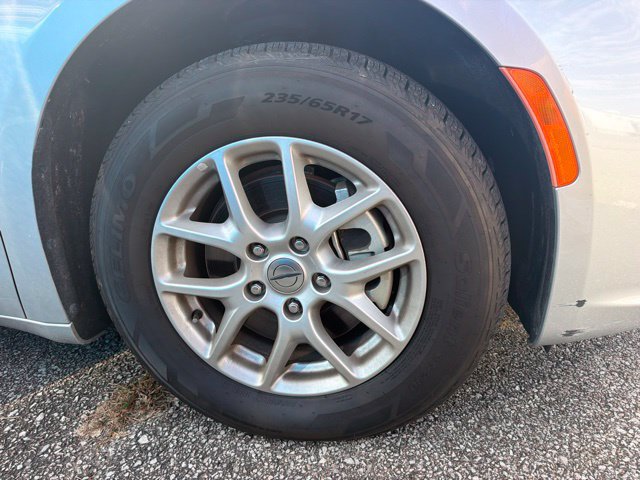 Used 2024 Chrysler Pacifica Touring-L FWD image 10