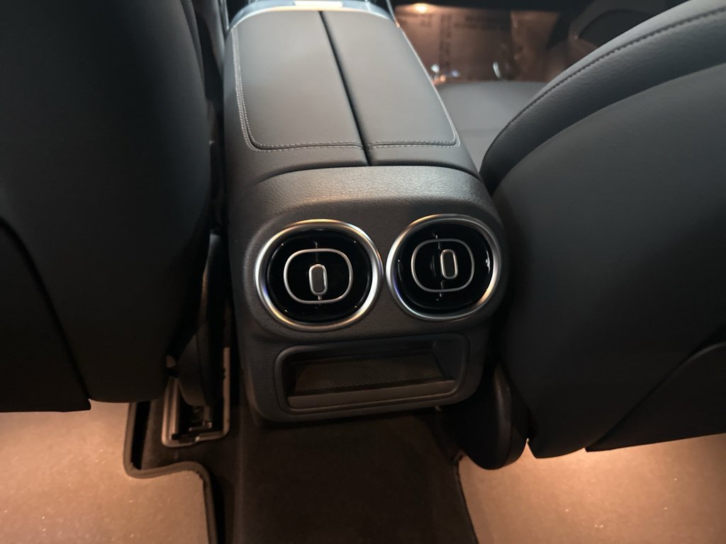 Used 2026 Mercedes-Benz GLC 300 image 19