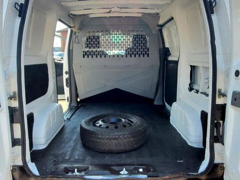 Used 2017 Chevrolet City Express LT image 18