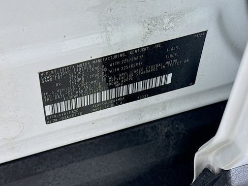 Used 2025 Toyota RAV4 XLE AWD/4WD image 28