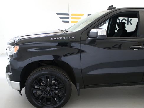 Used 2022 Chevrolet Silverado 1500 LT image 4