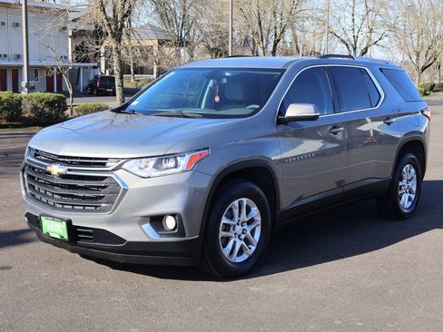 Used 2018 Chevrolet Traverse LT image 11