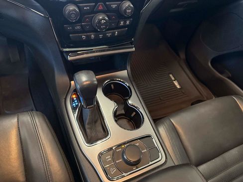 Used 2020 Jeep Grand Cherokee Limited X image 24