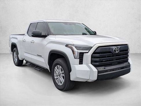 Used 2022 Toyota Tundra SR5 w/ SR5 Premium Package AWD/4WD image 4