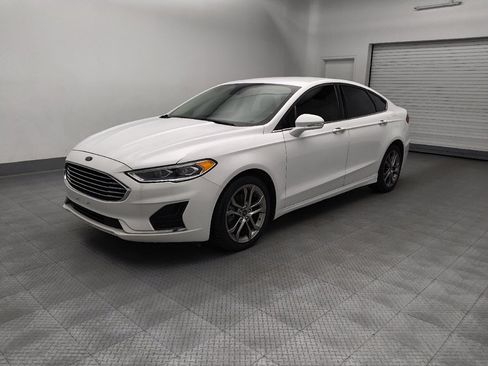 Used 2020 Ford Fusion SEL FWD image 2