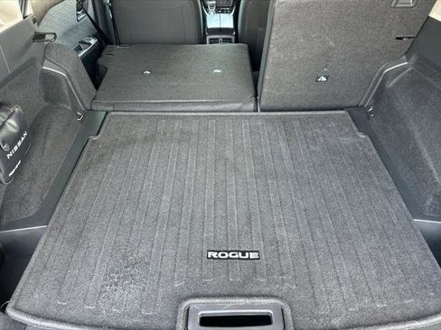 Used 2023 Nissan Rogue SV image 14