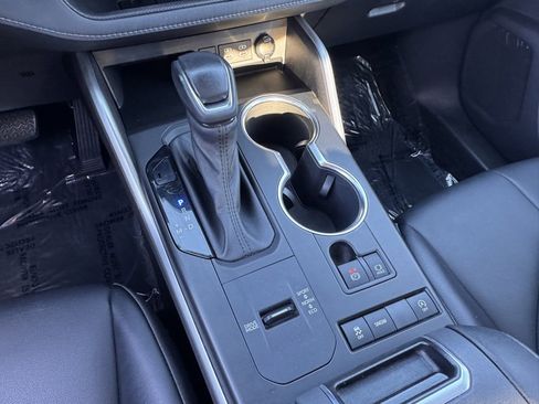 Used 2022 Toyota Highlander XLE image 25