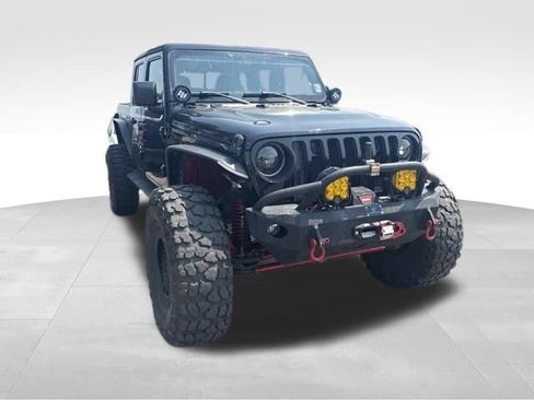 Used 2020 Jeep Gladiator Overland AWD/4WD image 7