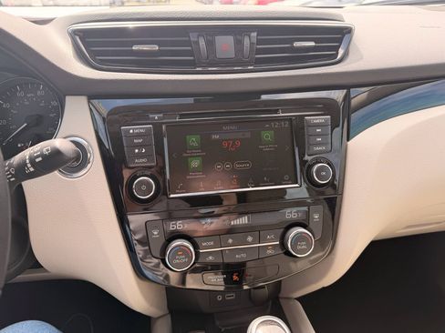 Used 2022 Nissan Rogue Sport SL image 11