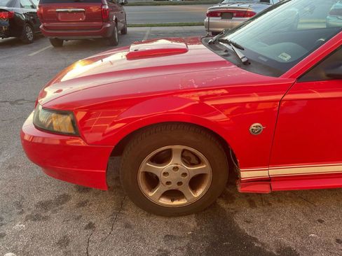Used 2004 Ford Mustang Deluxe Convertible image 6
