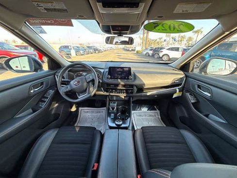 Certified 2025 Nissan Rogue SV AWD/4WD image 15