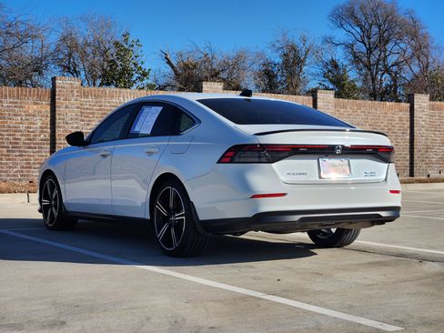 Certified 2025 Honda Accord Sport image 8