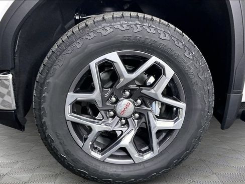 New 2026 GMC Sierra 1500 SLT AWD/4WD image 13