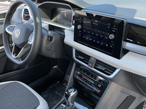 New 2026 Volkswagen Taos SE AWD/4WD image 6