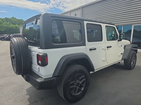 Used 2024 Jeep Wrangler Unlimited Sport AWD/4WD image 7