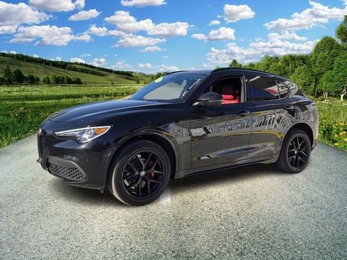 Used 2021 Alfa Romeo Stelvio Ti Sport image 2
