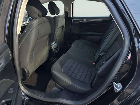 Used 2020 Ford Fusion SE image 10