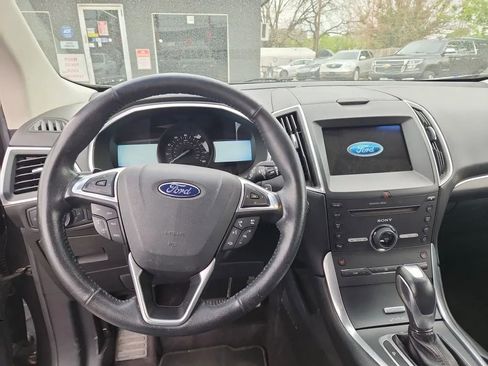 Used 2016 Ford Edge Titanium w/ Technology Package image 4