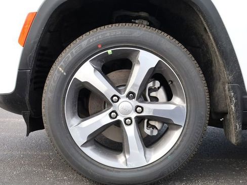 New 2026 Jeep Grand Cherokee L Limited image 8