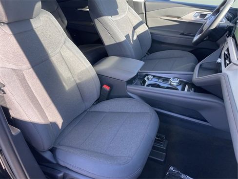 New 2025 Ford Explorer Active image 14