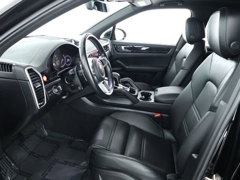 Used 2022 Porsche Cayenne image 20