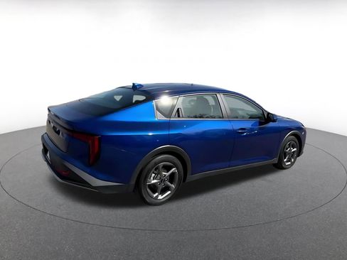 Used 2025 Kia K4 LXS image 16