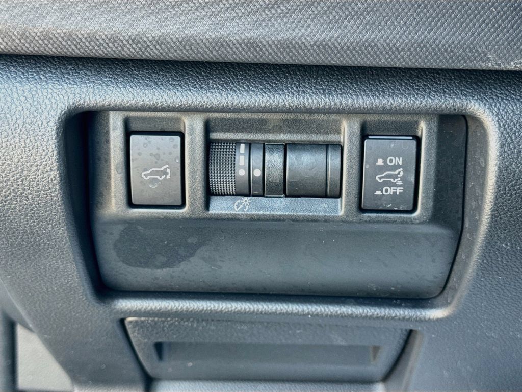 Used 2025 Subaru Forester Limited AWD/4WD image 12