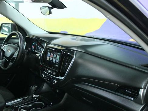 Used 2018 Chevrolet Traverse LT image 12