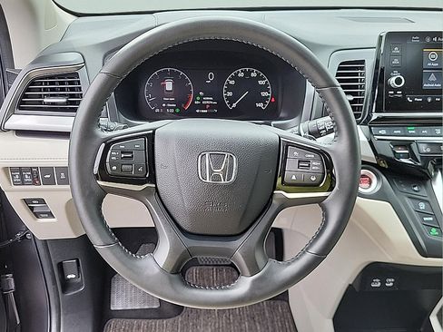 Used 2025 Honda Odyssey EX-L image 17