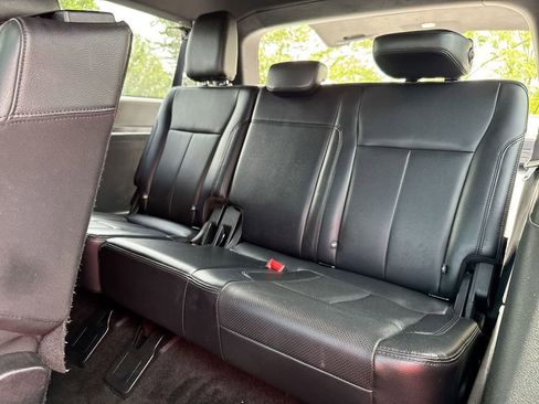 Used 2018 Ford Expedition Max XLT w/ Equipment Group 202A AWD/4WD image 25