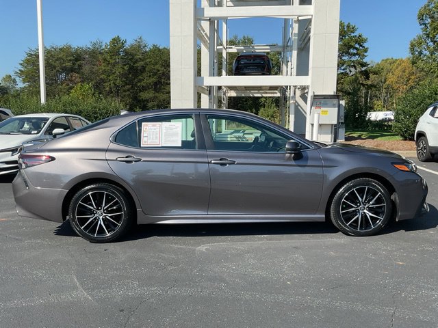 Used 2024 Toyota Camry SE FWD image 7