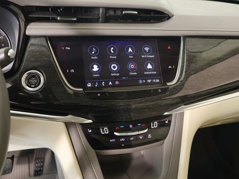 Used 2022 Cadillac XT6 Premium Luxury w/ LPO, Floor Liner Package AWD/4WD image 5