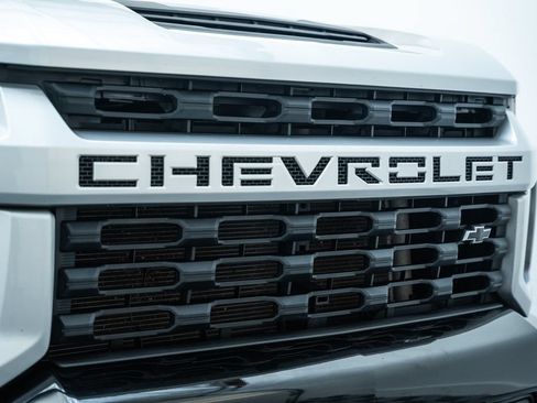 Used 2022 Chevrolet Silverado 2500 Custom w/ Custom Value Package AWD/4WD image 12