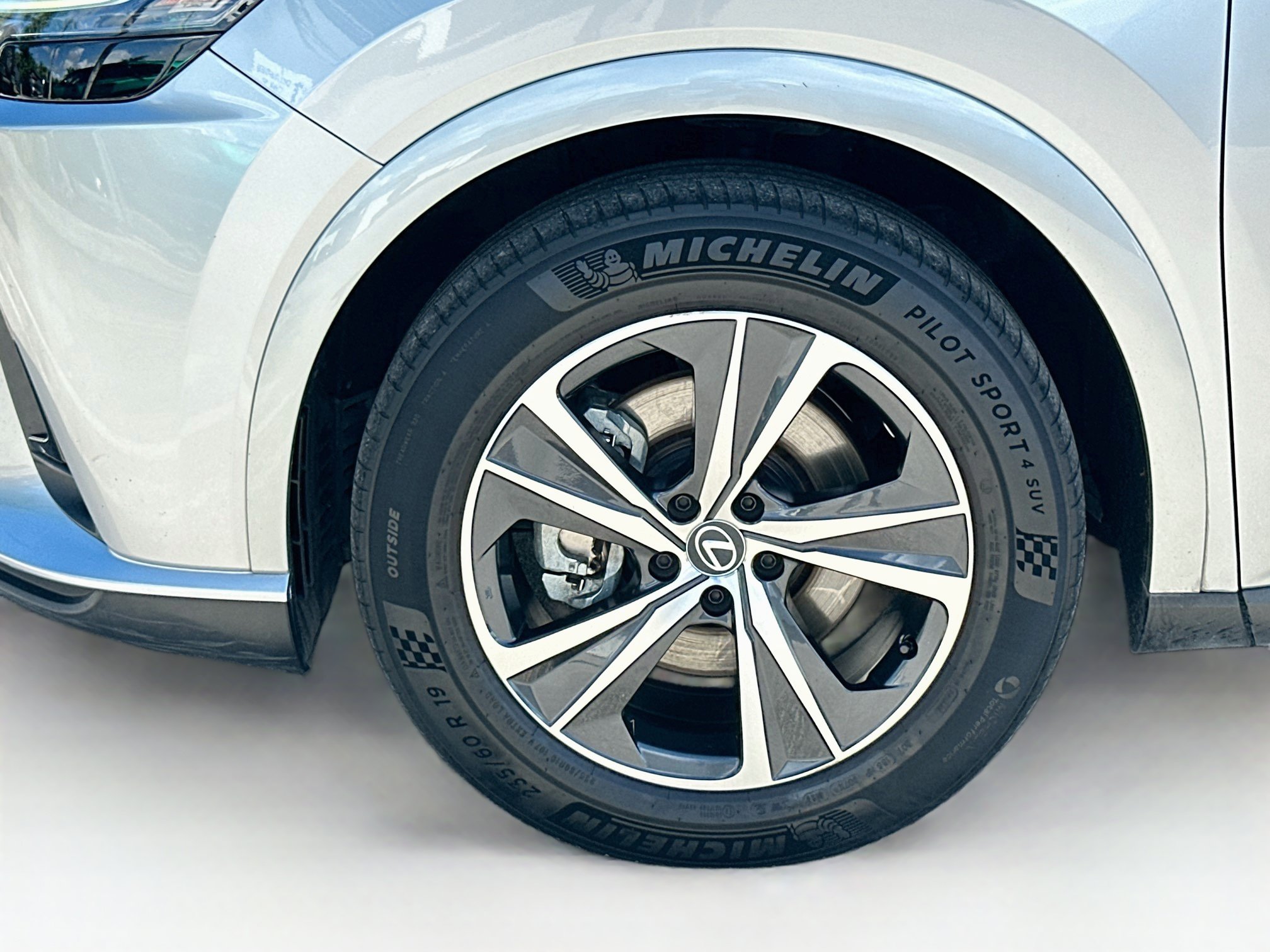 Used 2024 Lexus RX 350 FWD w/ Technology Package image 34