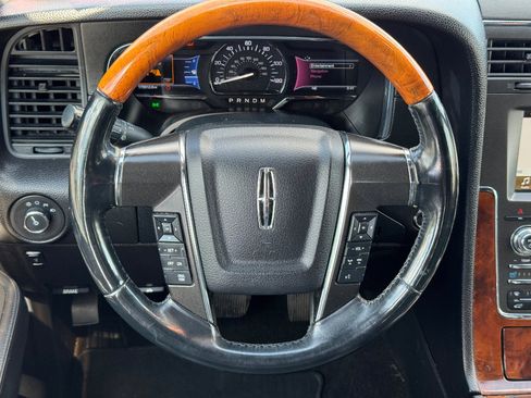 Used 2016 Lincoln Navigator Select AWD/4WD image 13