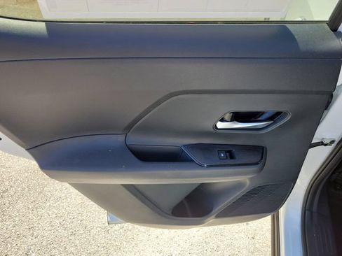 New 2026 Nissan Kicks SV w/ SV Premium Package FWD image 10