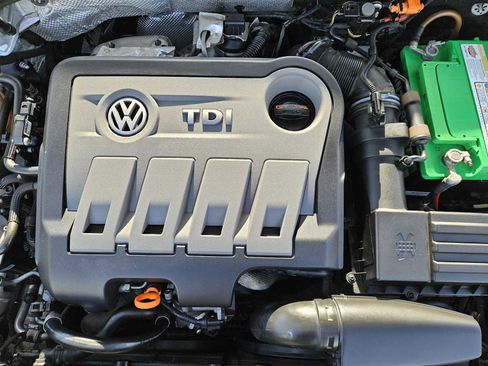 Used 2013 Volkswagen Passat TDI SEL Premium image 30