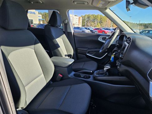 Used 2024 Kia Soul LX w/ Option Group 015 image 19