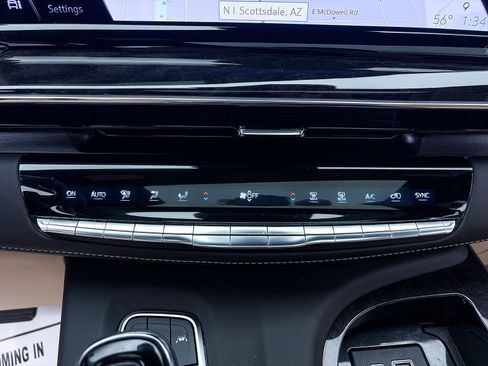 Used 2023 Cadillac Escalade Premium Luxury image 27