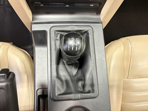 Used 2005 Ford Mustang GT Premium image 20