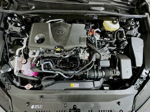 Used 2025 Toyota Camry SE image 29