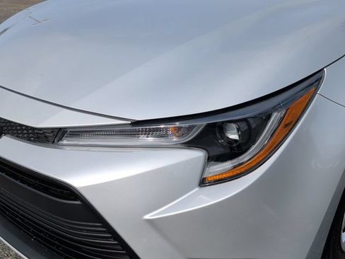 Used 2024 Toyota Corolla LE FWD image 11